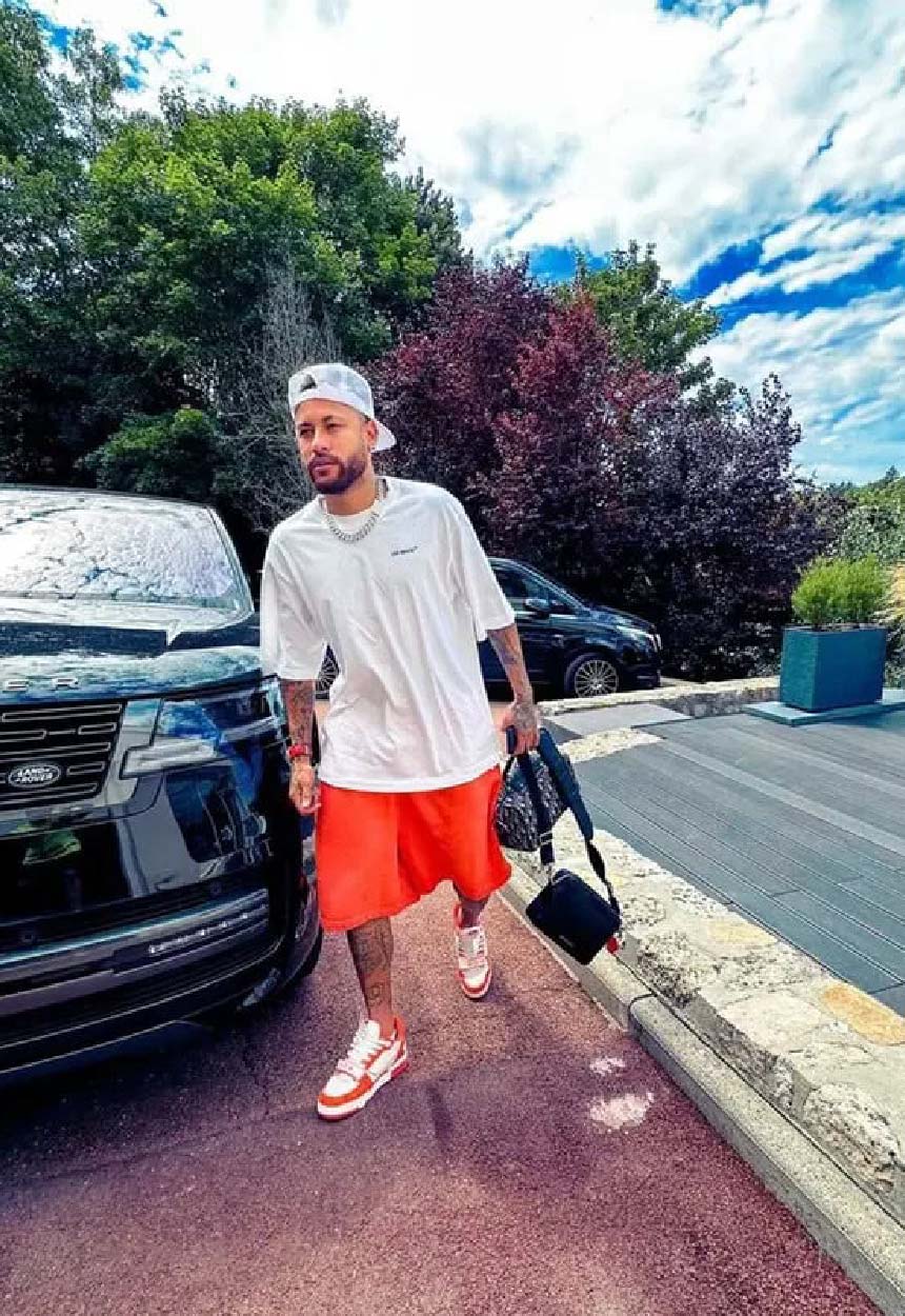 A Dive into Off-White T-Shirts