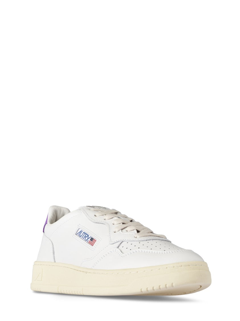 Autry Sleek Low-Top Leather Sneakers With Contrasting Details