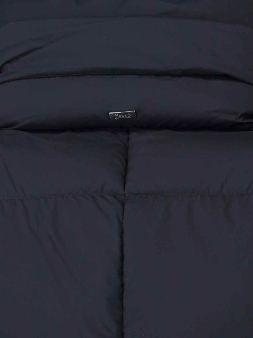 Herno Streamlined Black Jacket With Tailored Fit And Minimalist Design