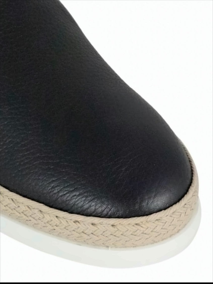 Tod's Rounded Toe Loafers With Contrast Woven Trim And White Outsole