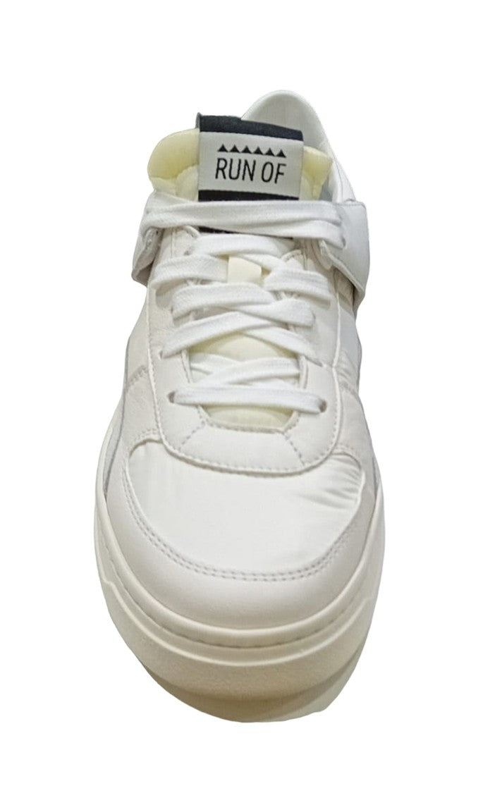 Run Of Chunky Sole Low-Top Sneakers