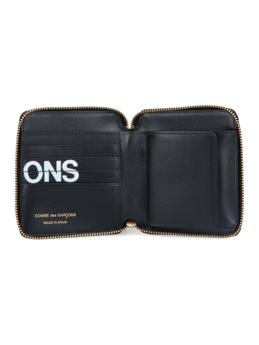 小物 Comme des Garcons Compact Wallet Black Comme Des Garçons Compact Black Wallet With Zip-Around Closure
