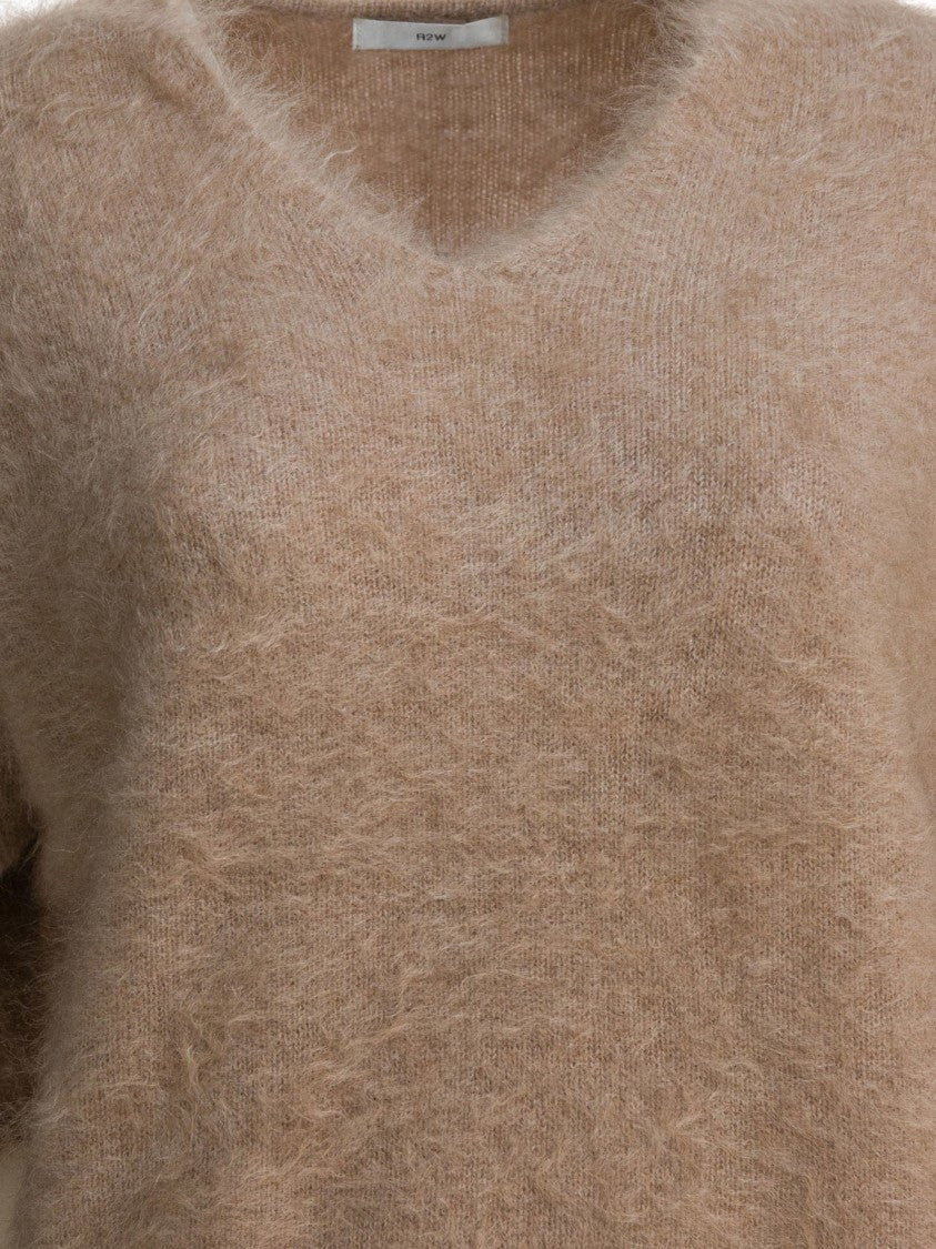 R2w Cashmere Knitwear With Relaxed Fit And V-Neckline