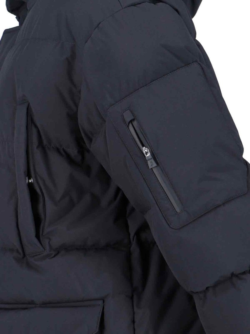 Herno Minimalist Black Zipper Jacket With Subtle Stitching