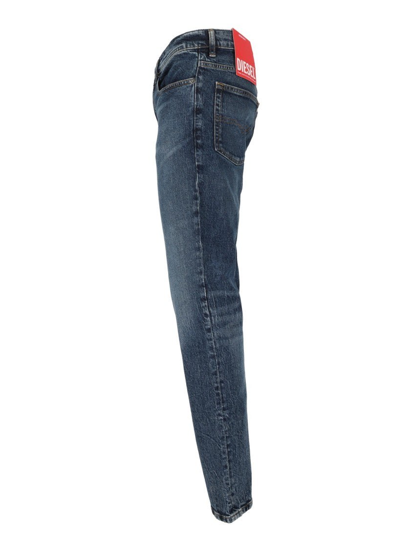 Diesel 2023 D-Finitive L.32 Straight-Leg Jeans