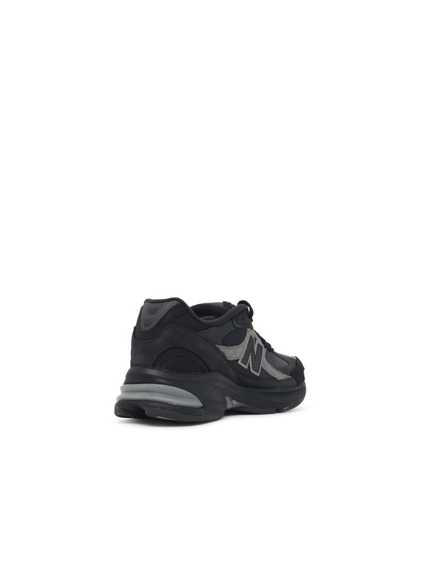 New Balance Black Mesh Blend Sneakers With Suede Inserts And Padded Collar