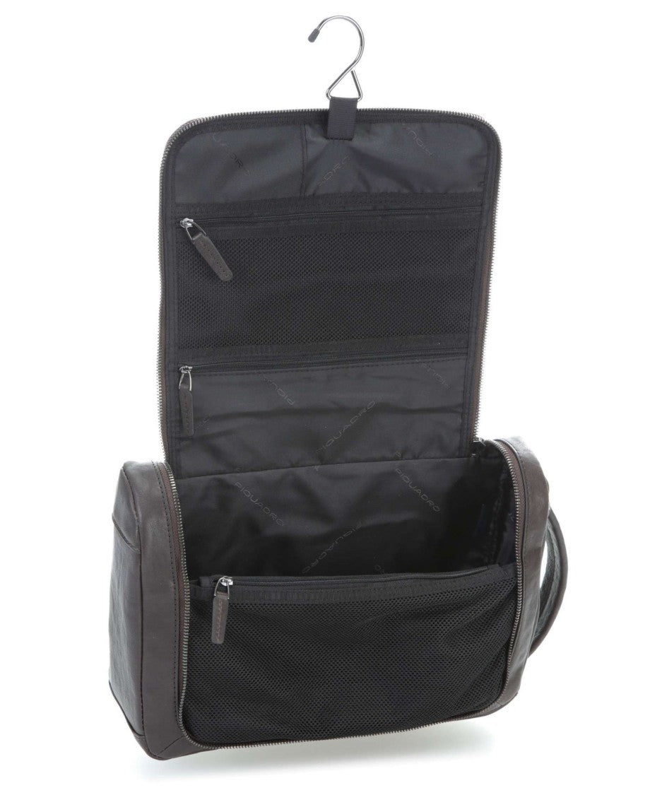 Piquadro Leather Beauty Case With Refined Stitching
