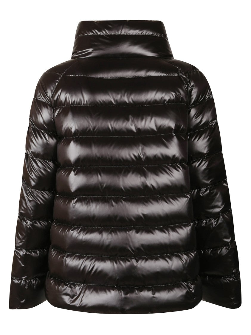 Fay Tailored Black Coat With Structured Silhouette And Minimalist Design