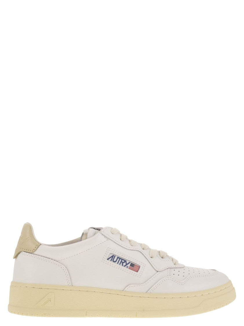 Autry Medalist Low - Leather Sneakers