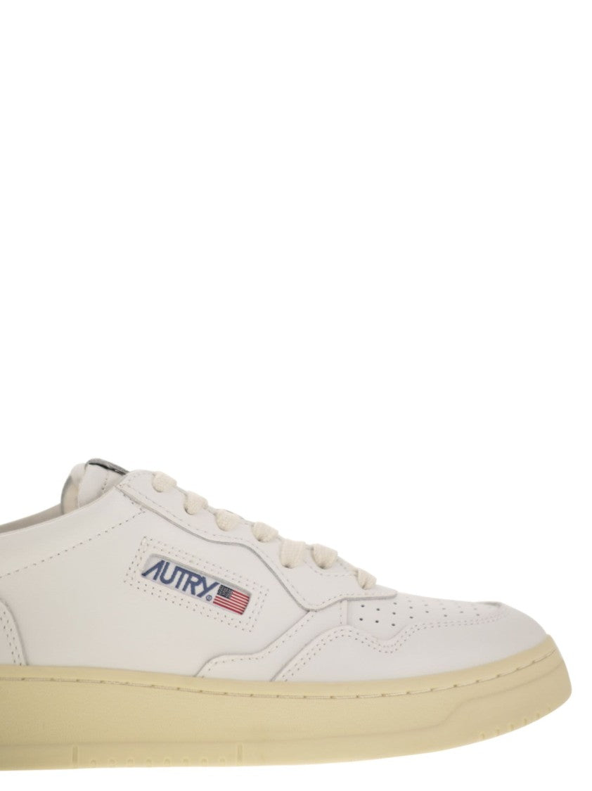 Autry Medalist Low - Leather Sneakers