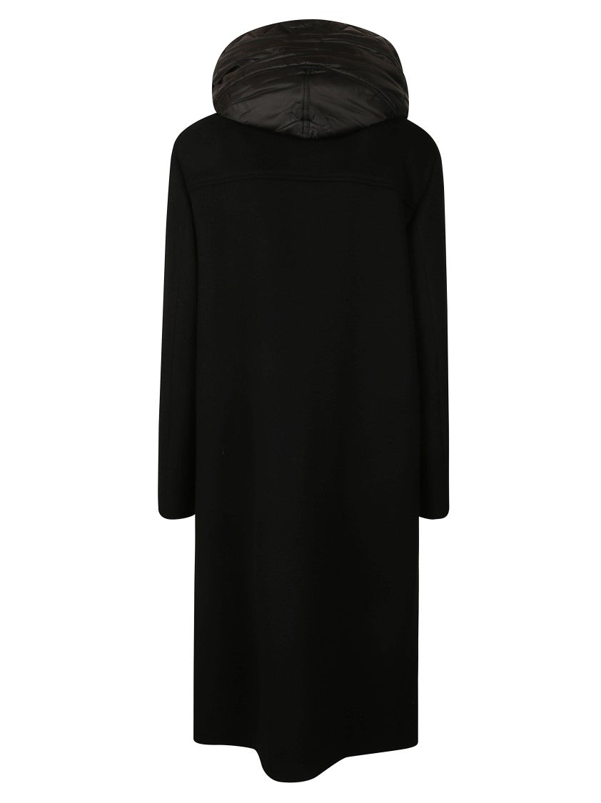 Fay Tailored Black Coat With Structured Design And Clean Lines