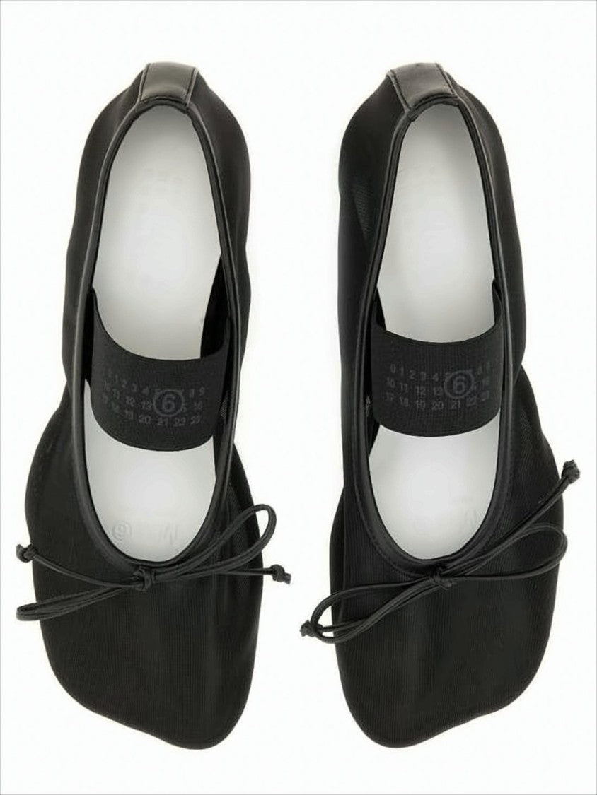 Mm6 By Maison Margiela Pointed Toe Black Flats With Bow Detail