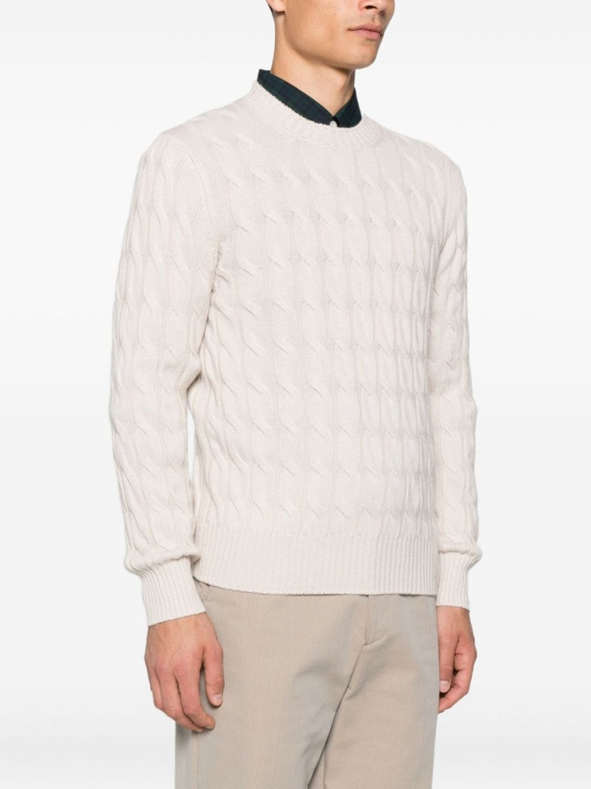 Vengera Cable Knit White Sweater