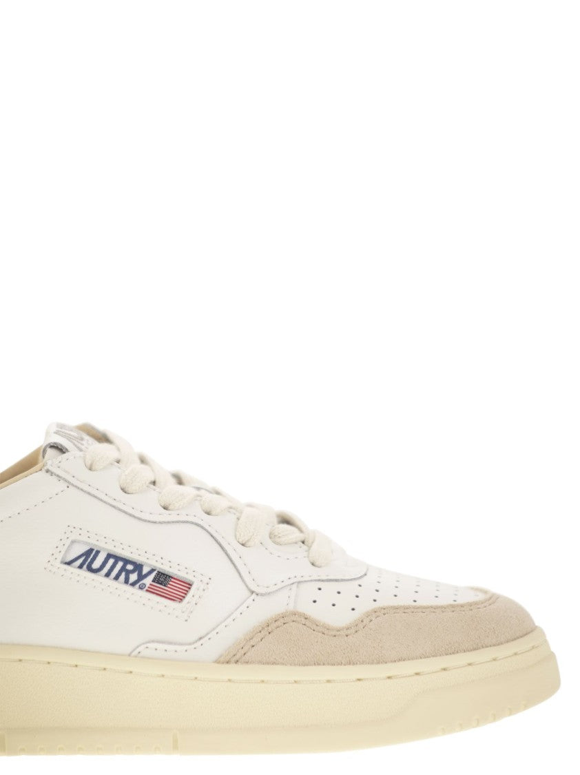 Autry Medalist Low - Leather Sneakers