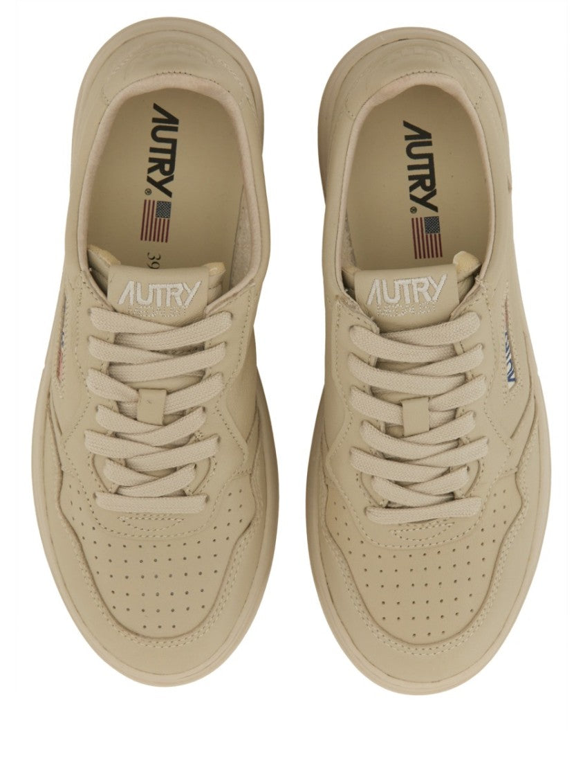 Autry "Medalist Low" Sneaker