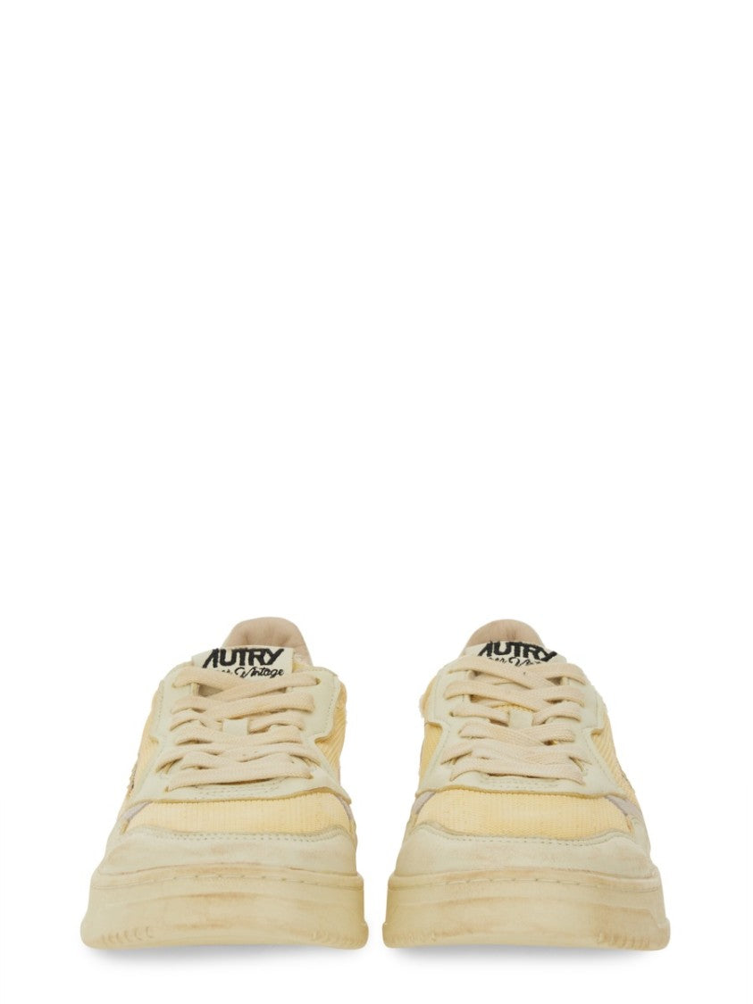 Autry Medalist Low Super Vintage Sneakers
