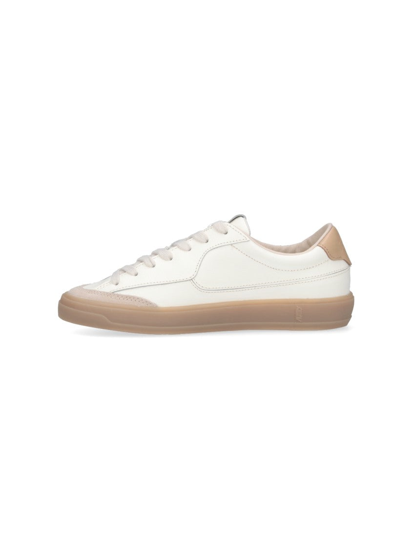 Autry Low-Top Sneakers With Rounded Toe And Contrasting Heel Tab