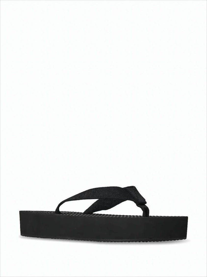 The Row Thong Design Minimalist Flat Sandals