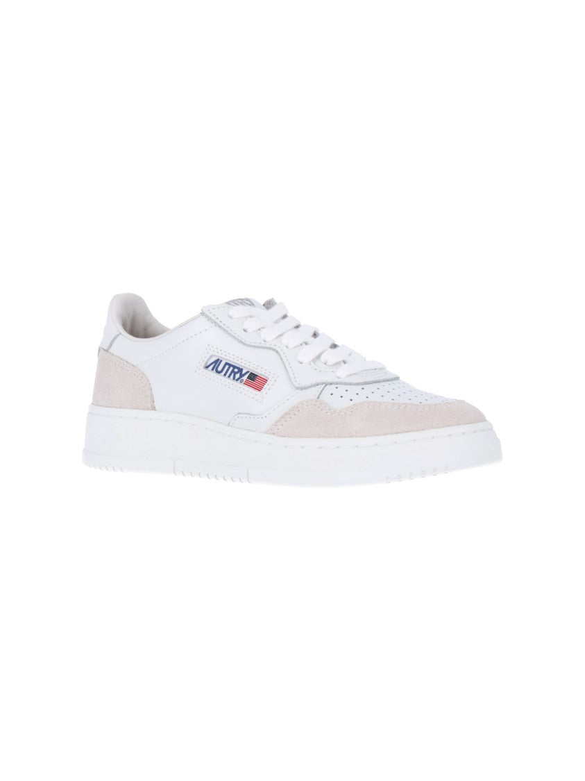Autry Round Toe Low-Top Sneakers With Lace Closure