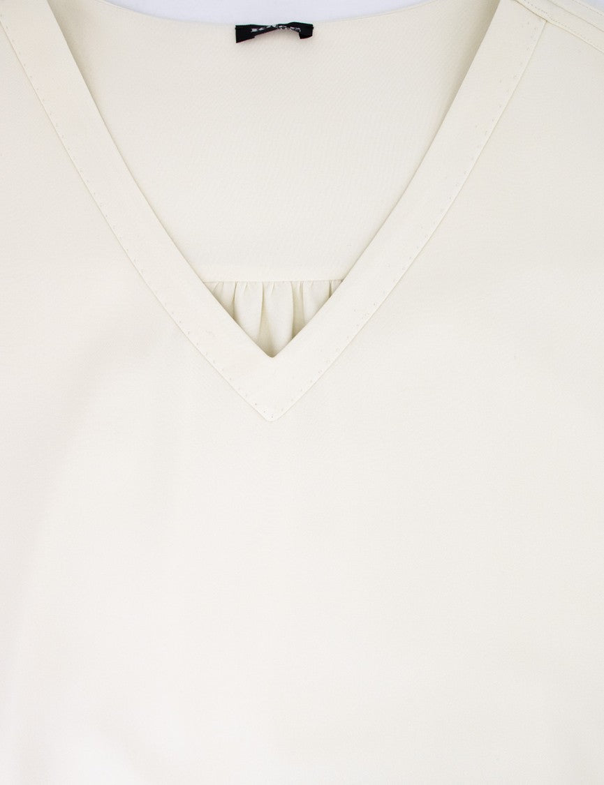 Kiton Cream Silk T-Shirt With Tailored Fit