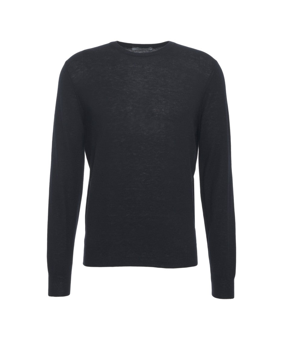 Gender Fine Knit Sweater With Classic Crew Neck And Long Sleeves