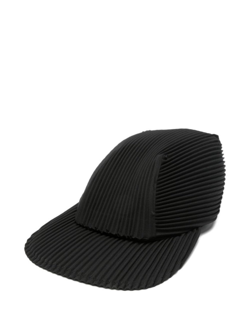 Homme Plissé Issey Miyake Textured Pleated Curved Brim Hat