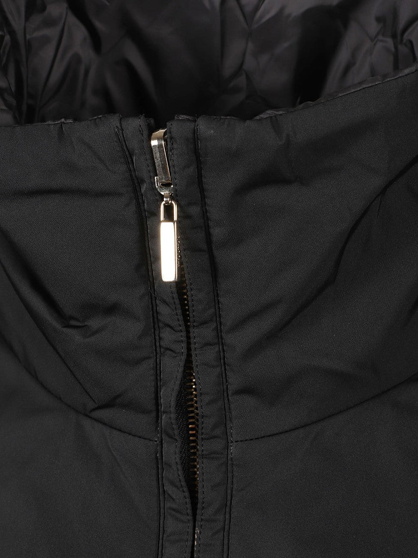 Max Mara Padded Black Jacket With High Collar And Functional Design