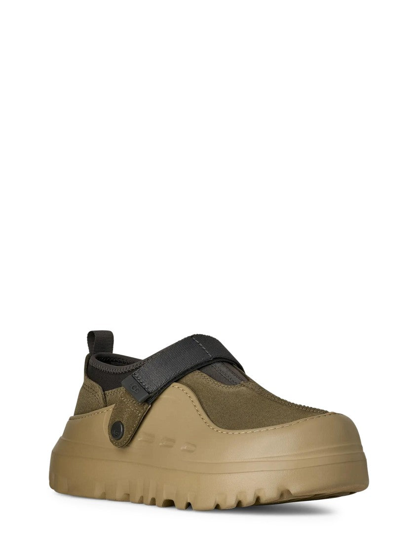 Ugg Low-Cut Flat Shoes With Minimalistic Design