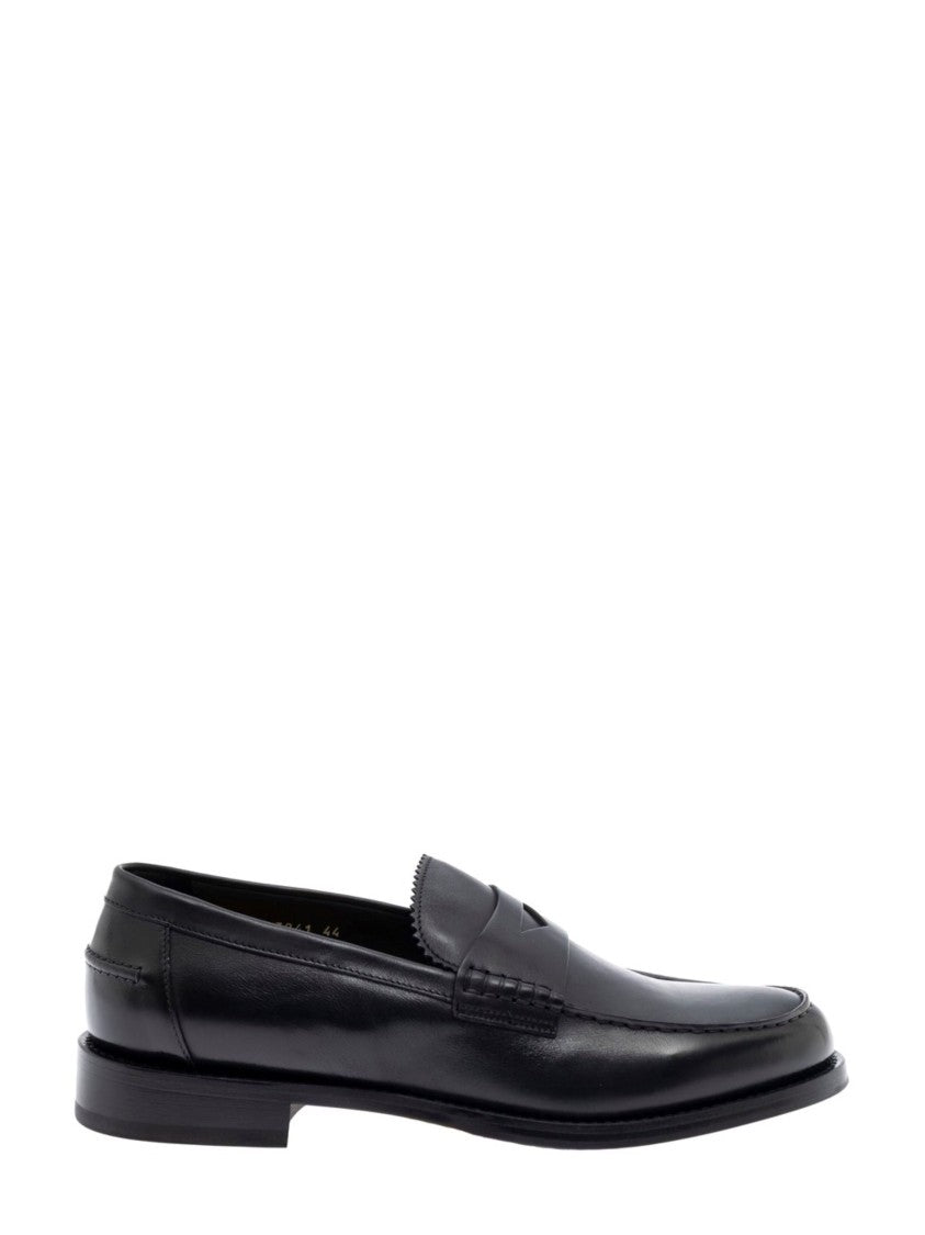 Doucal's Smooth Leather Moc Toe Penny Loafer Loafers