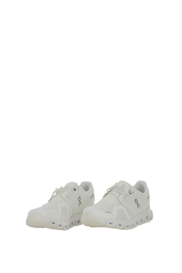 On Running Quick-Lacing White Sneakers With Zero-Gravity Technology