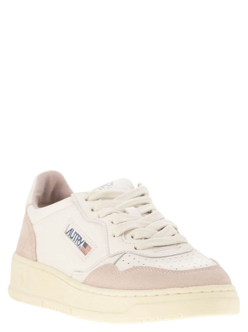 Autry Medalist Low - White Leather And Suede Sneakers In Powder