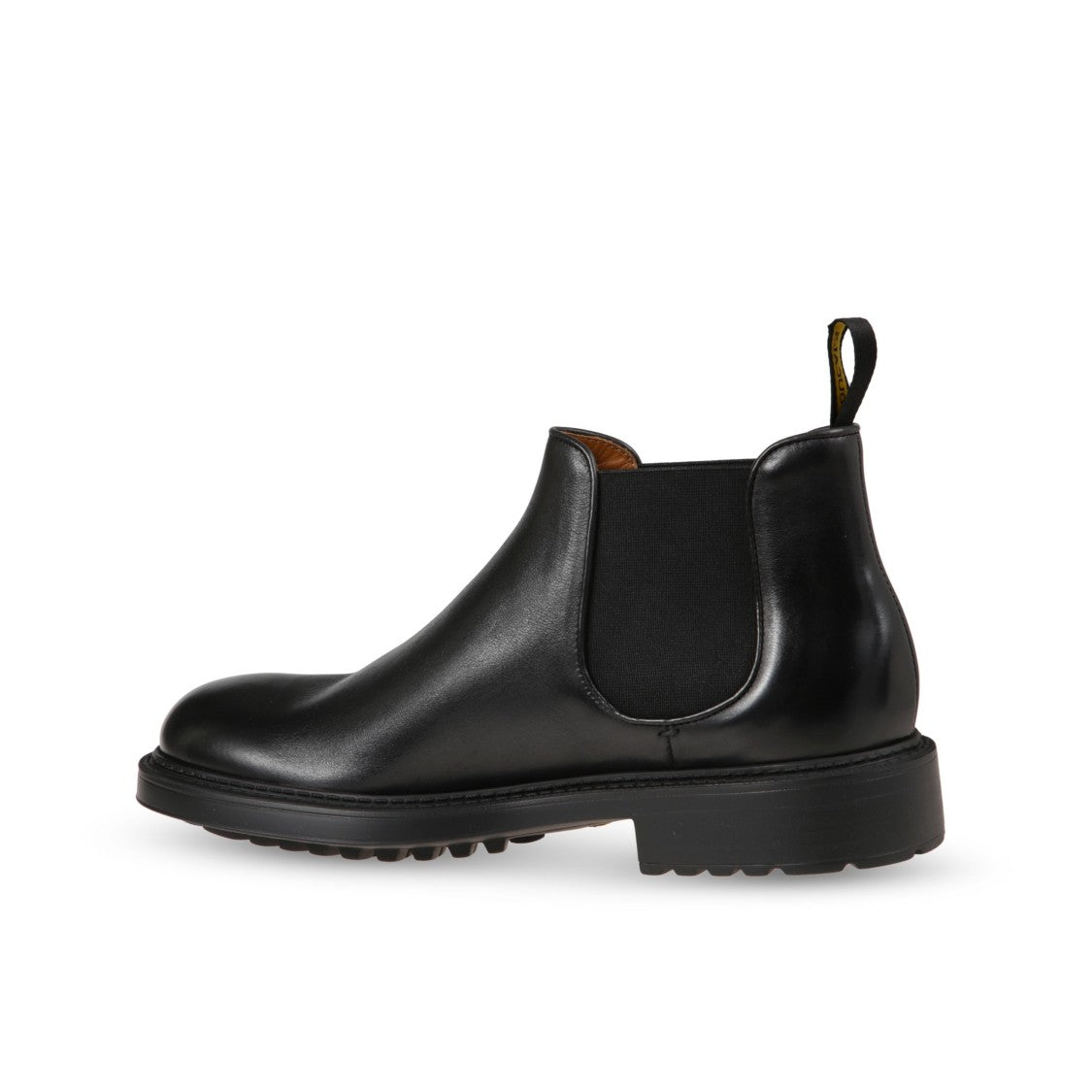 Doucal's Beatles-Style Black Boots With Polished Silhouette
