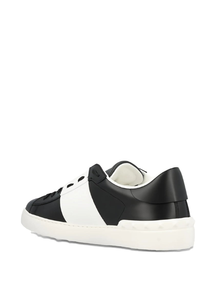 Valentino Black Sneaker Low-Top Smooth Leather Sneakers