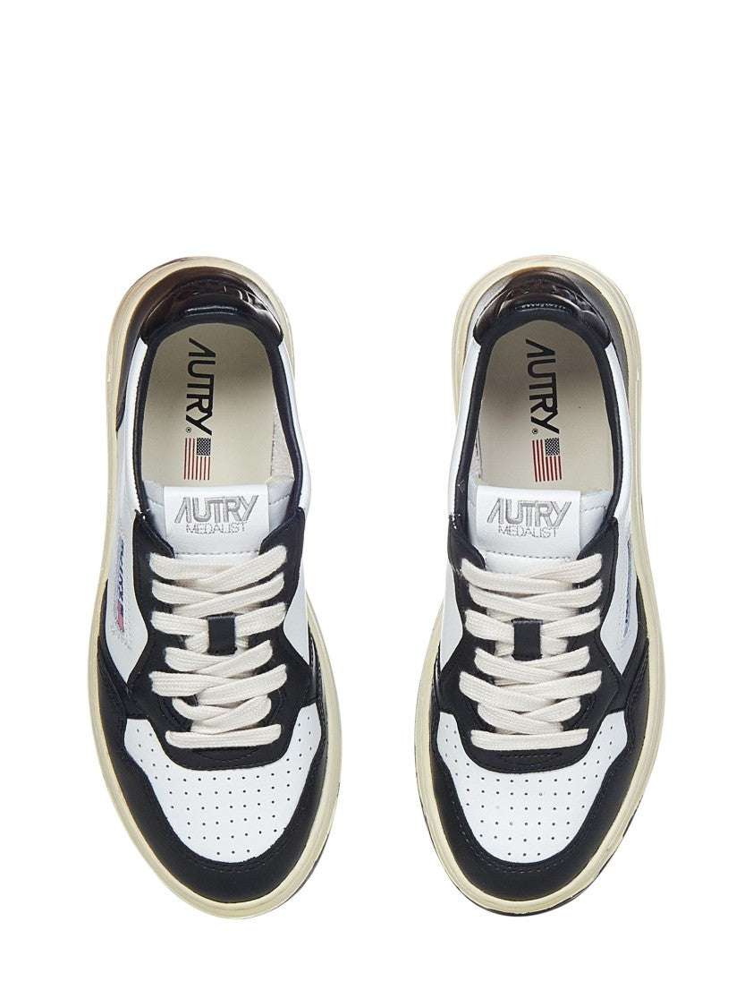 Autry White/Black Lace-Up Sneakers