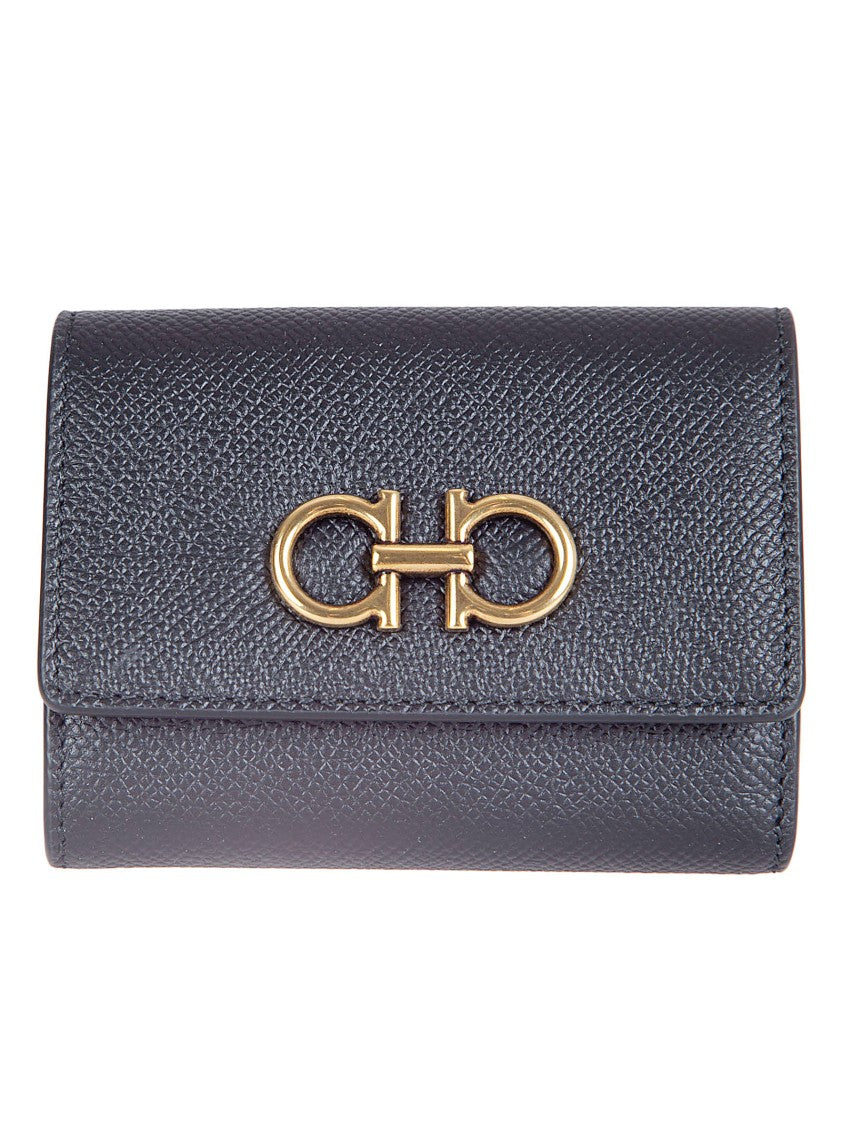 Ferragamo Trifold Wallet In Textured Calf Leather With Antique Gold Gancini Ornament