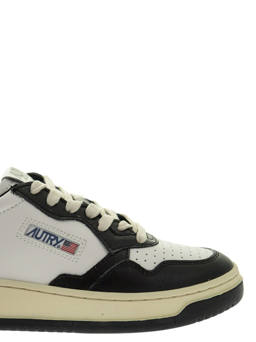 Autry Medalist Low - Leather Sneakers