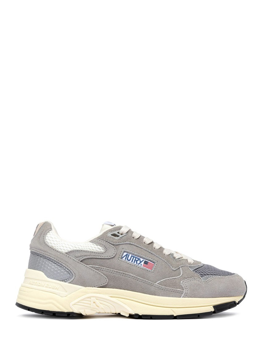 Autry Low-Top Sneakers In Suede And Mesh With Cream Sole