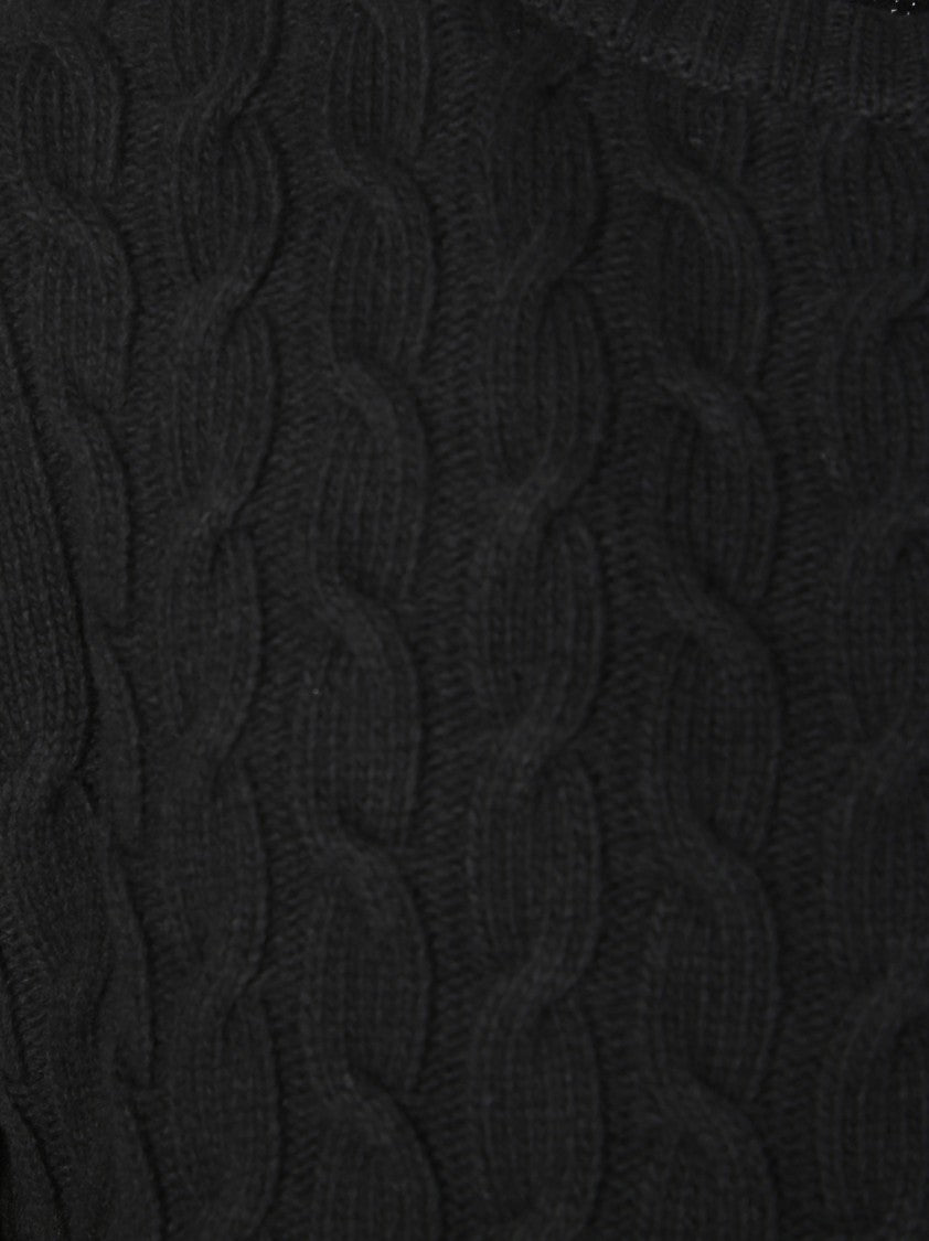 Arte Crewneck Sweatshirt With Bold Logo Design