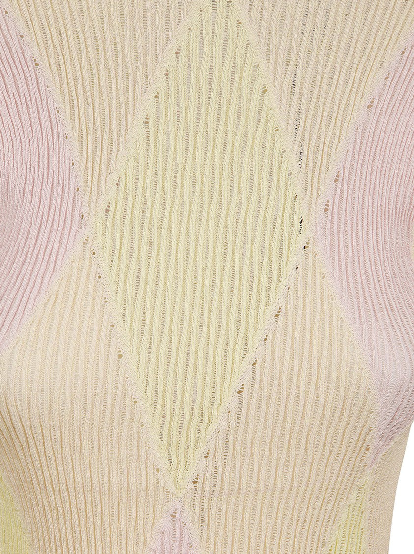 Burberry Sleeveless Textured Top With Diamond Pattern