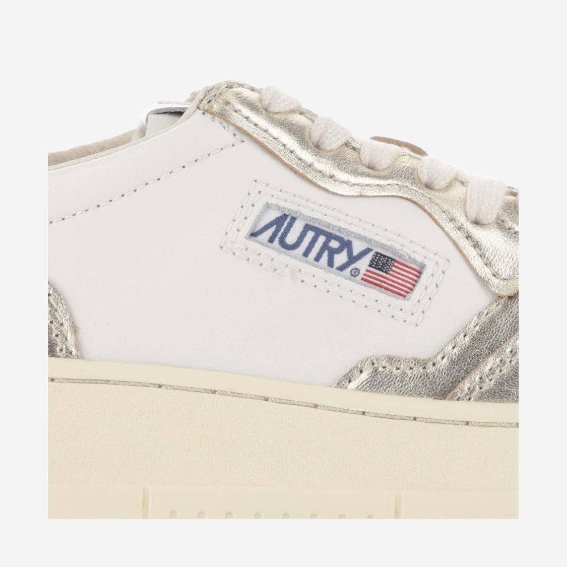 Autry Medalist Low Bicolor Sneakers