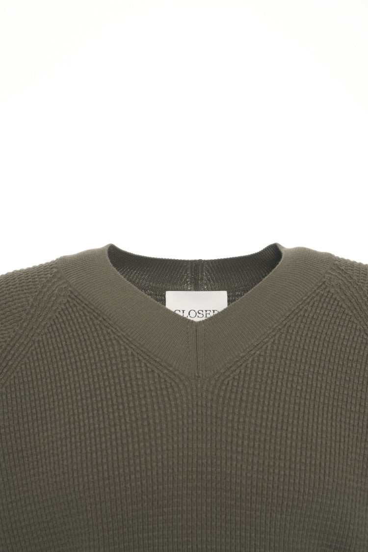 Closed Textured Knit V-Neck Sweater With Ribbed Hem