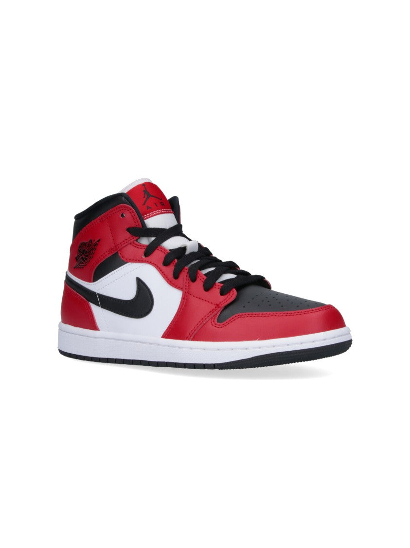 Nike "Air Jordan 1 Mid Chicago" Sneakers Red