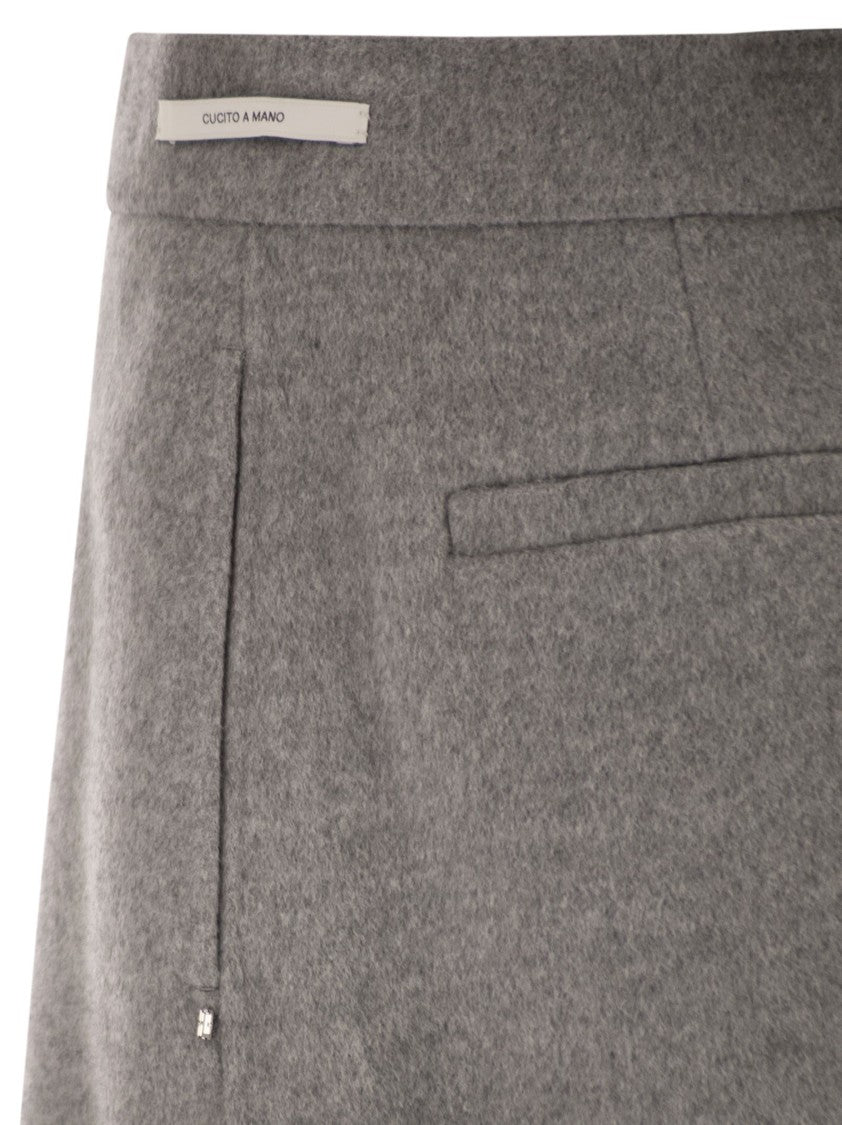 Sportmax Tailored Grey Shorts With Pressed Pleats And Classic Detailing