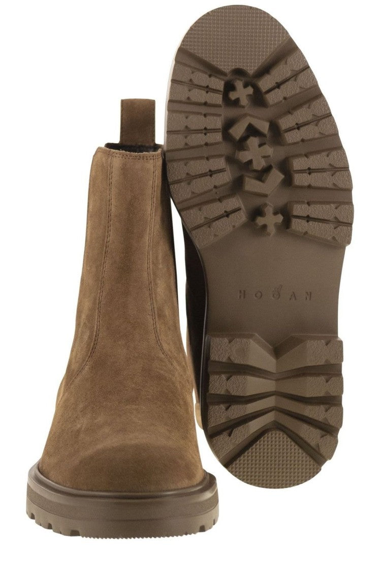 Hogan Classic Brown Leather Boots With Robust Sole And Lace-Up Front