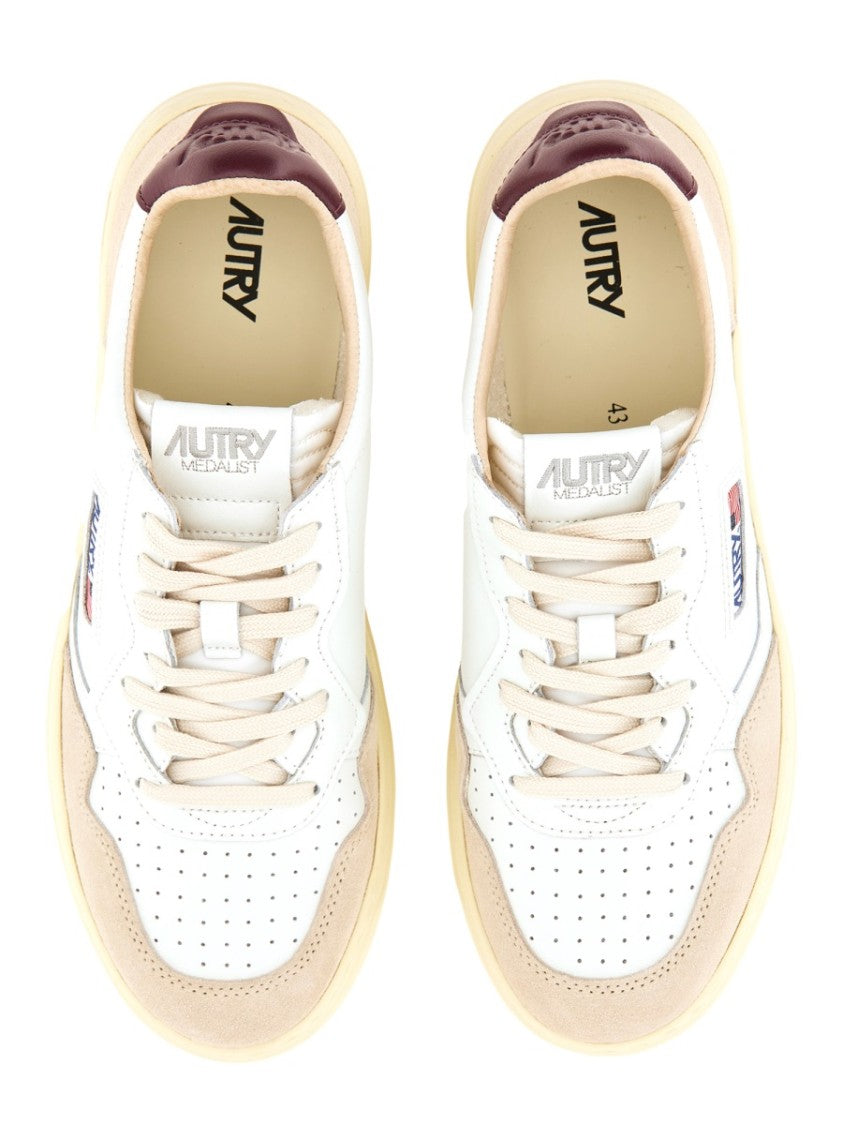 Autry "Medalist Low" Sneaker