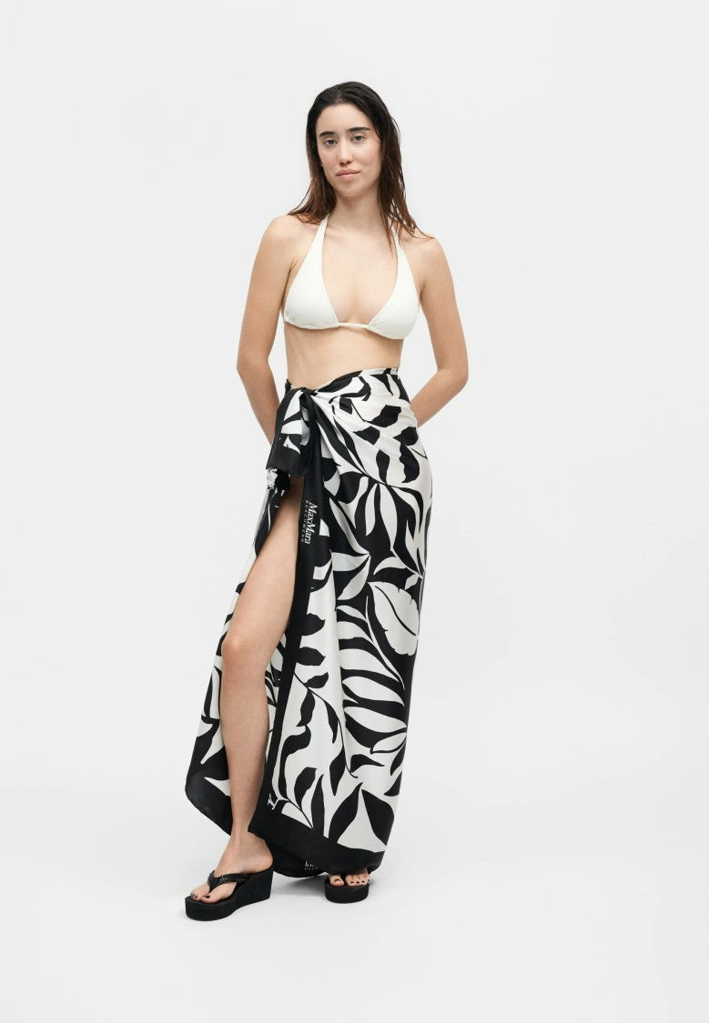 Max Mara Wrap Scarf With Bold Leaf Pattern