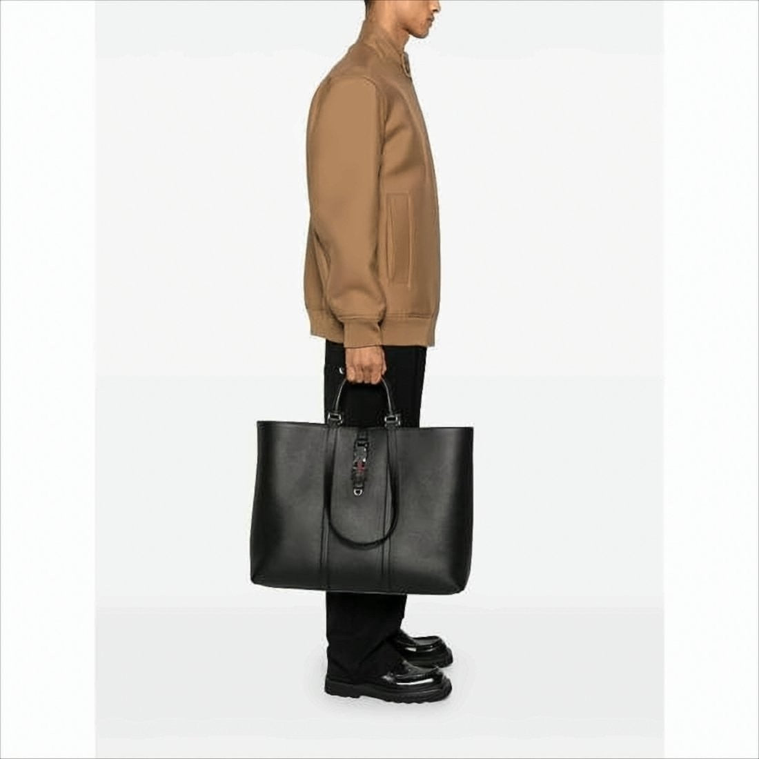 Gucci Textured Leather Tote Bag With Dual Handles