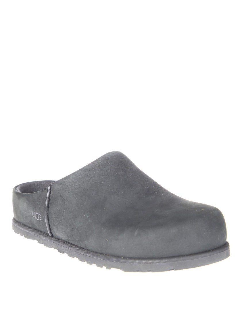 Ugg Matte Finish Closed Rounded Toe Clogs