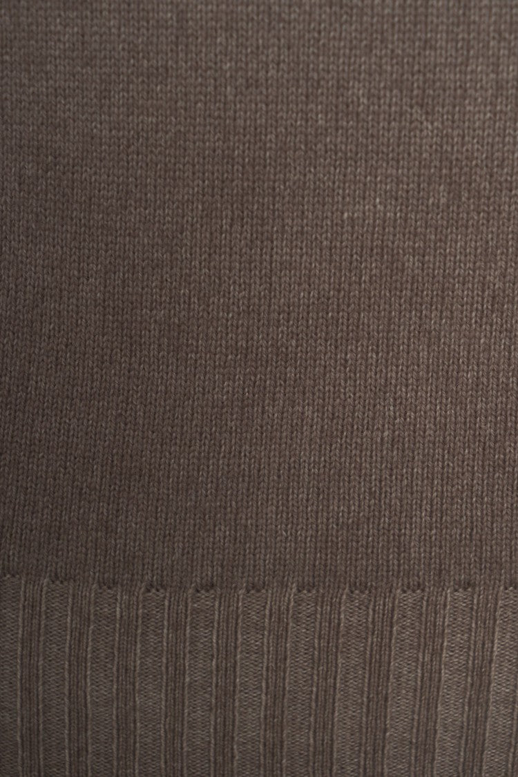 Gender Round Neck Fine Knit Sweater With Ribbed Details