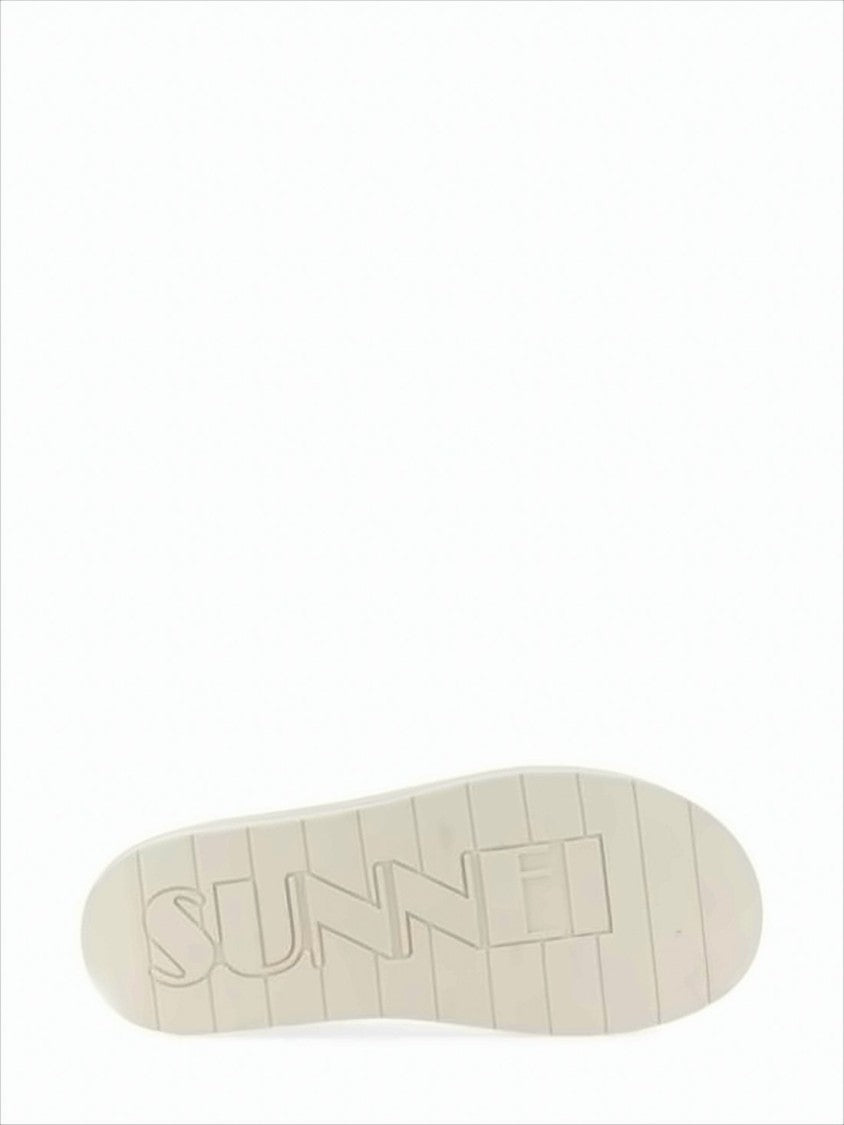 Sunnei Minimalist Low-Top Sneakers With Cushioned Interior